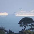 Cruise ship Carnival Magic onway into Torbay