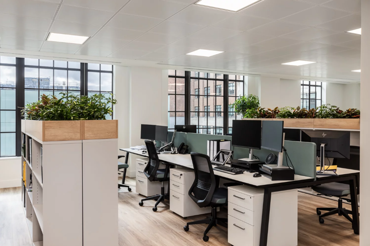 hot desking UK